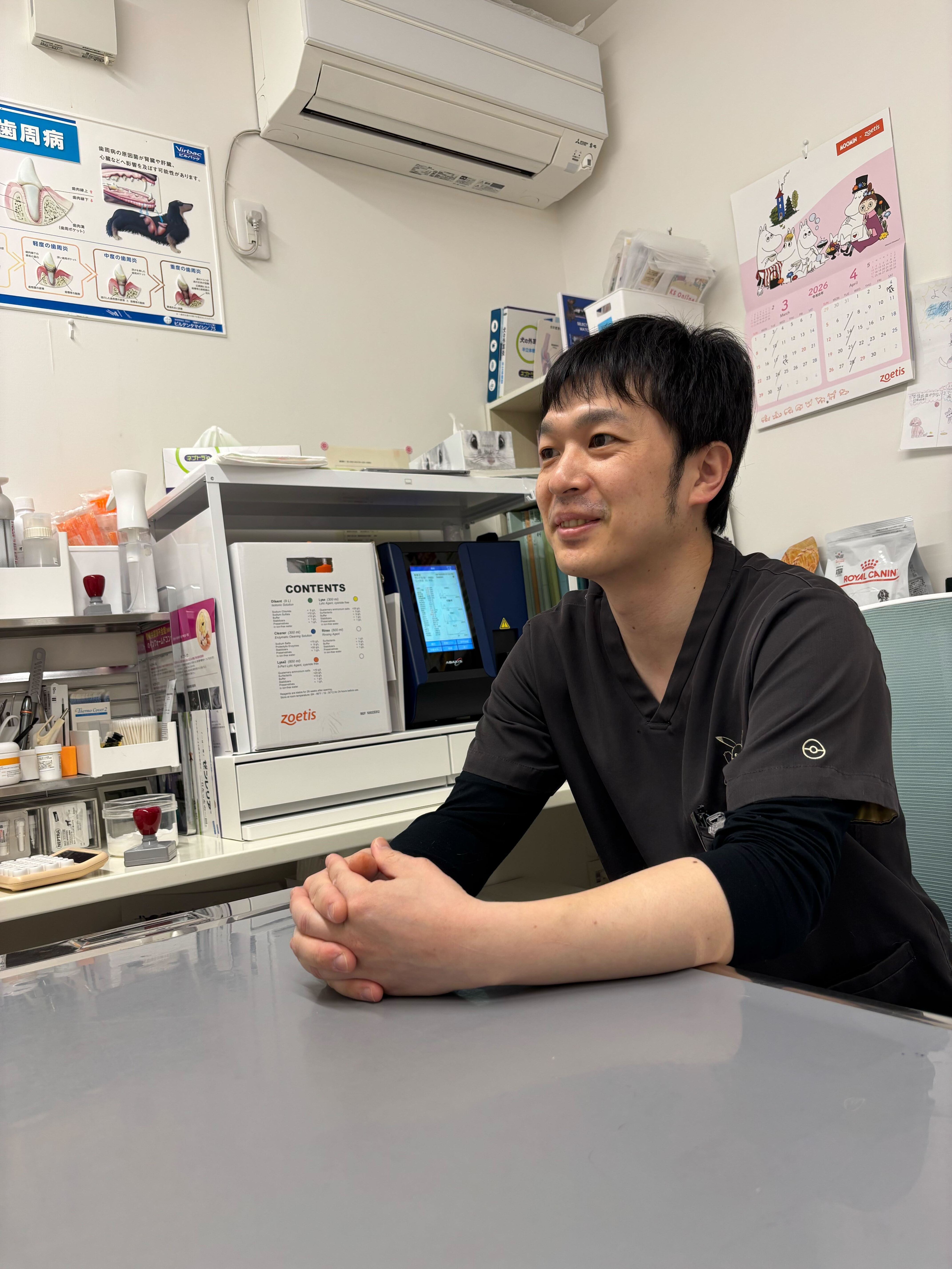 インタビューに答える草坂智章先生